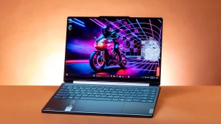 Lenovo Yoga 9i 14 Gen 9 (2024)
