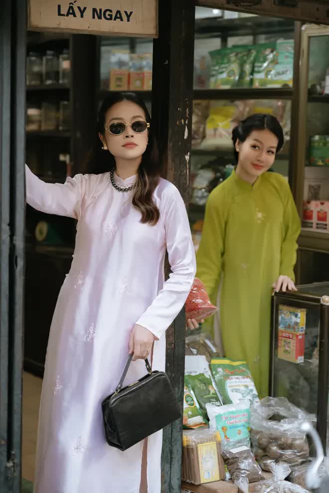 MC Hồng Nhung và MC Phí Linh - Nàng đẹp nhất khi mặc áo dài