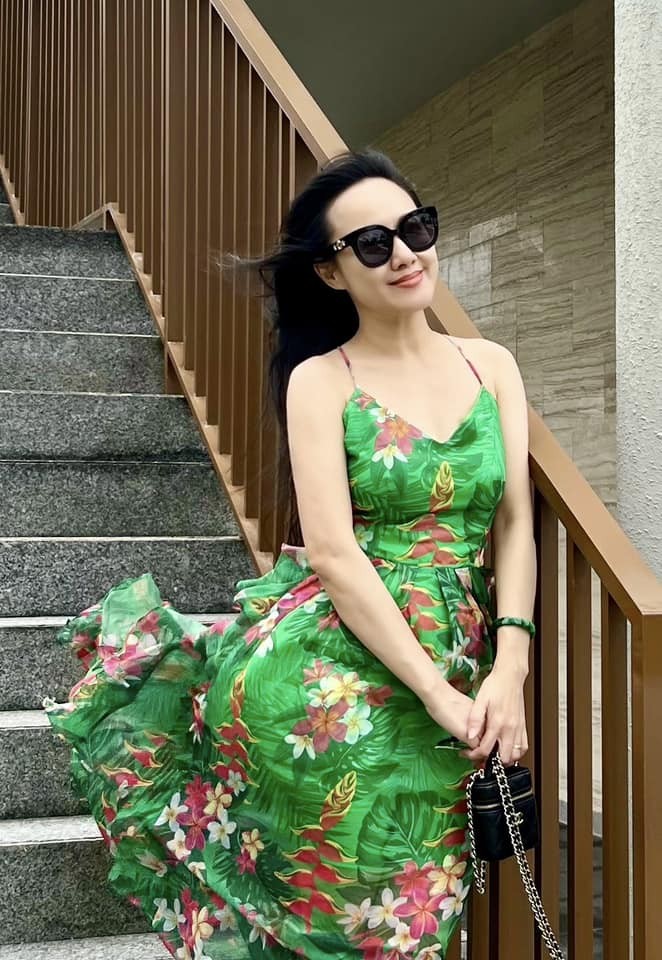 BTV Hoài Anh tự tin diện nhiều trang phục khác nhau.