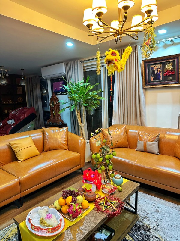 Đó là một căn nhà thuộc phân cấp hạng sang. Nội thất đơn giản nhưng sang trọng.