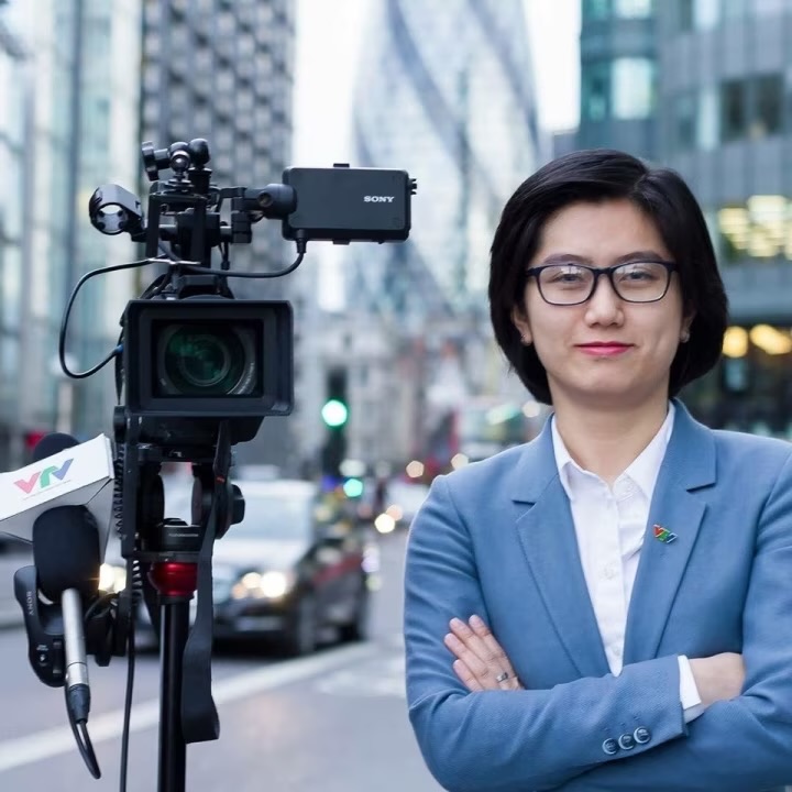 BTV Phương Huyền làm việc tại Anh trong vòng 5 năm.