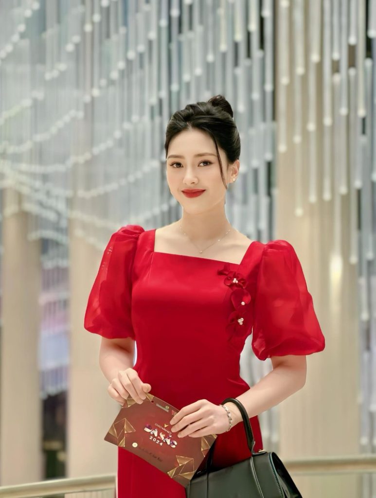 Trong đó, Việt Hà là nữ MC được yêu thích nhờ phong cách dẫn nhẹ nhàng cùng gương mặt dễ thương.