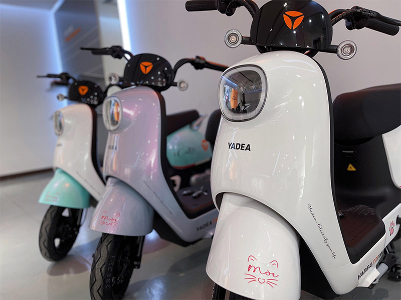 Yadea iCute là một trong những mẫu xe máy điện có thiết kế dễ thương nhất của Yadea với tem mèo xinh xắn.
