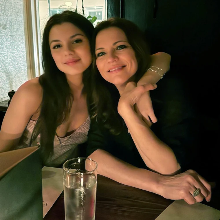 Ngôi sao nhạc đồng quê Martina McBride chia sẻ bức ảnh hiếm hoi của cô con gái 19 tuổi