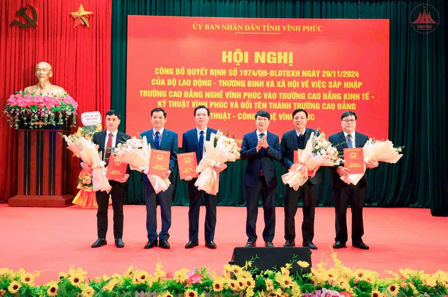 Vĩnh Phúc công bố quyết định sáp nhập 2 trường Cao đẳng
