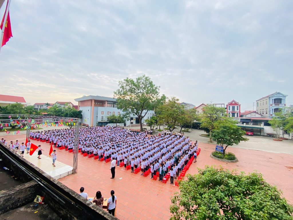 Chào cờ thứ hai đầu tuần