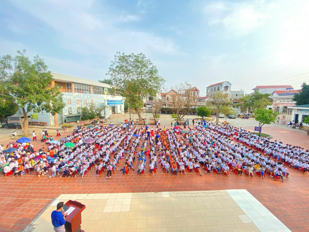 Tập trung học sinh của trường