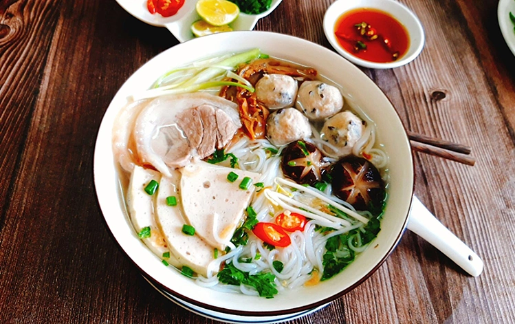 Bún Mọc – Đặc Sản Việt Nam, Cách Nấu & Địa Chỉ Quán Ngon Nhất